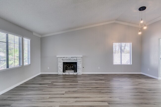 Building Photo - 8392 Gresham Dr