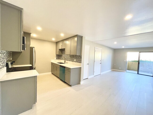 Building Photo - 32200 Cathedral Canyon Dr