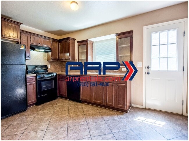 Building Photo - Beautiful Eastside Home