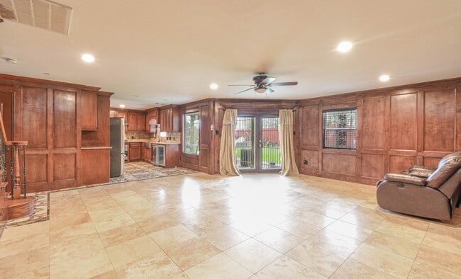 Building Photo - 10126 Rosbrook Dr