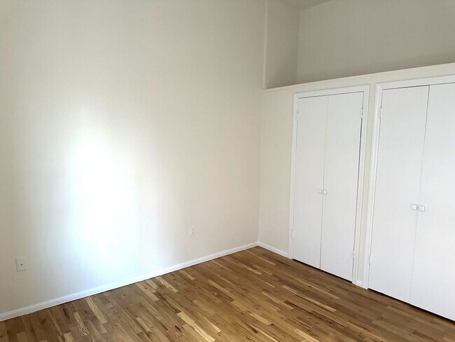 Building Photo - 605 W 112th St