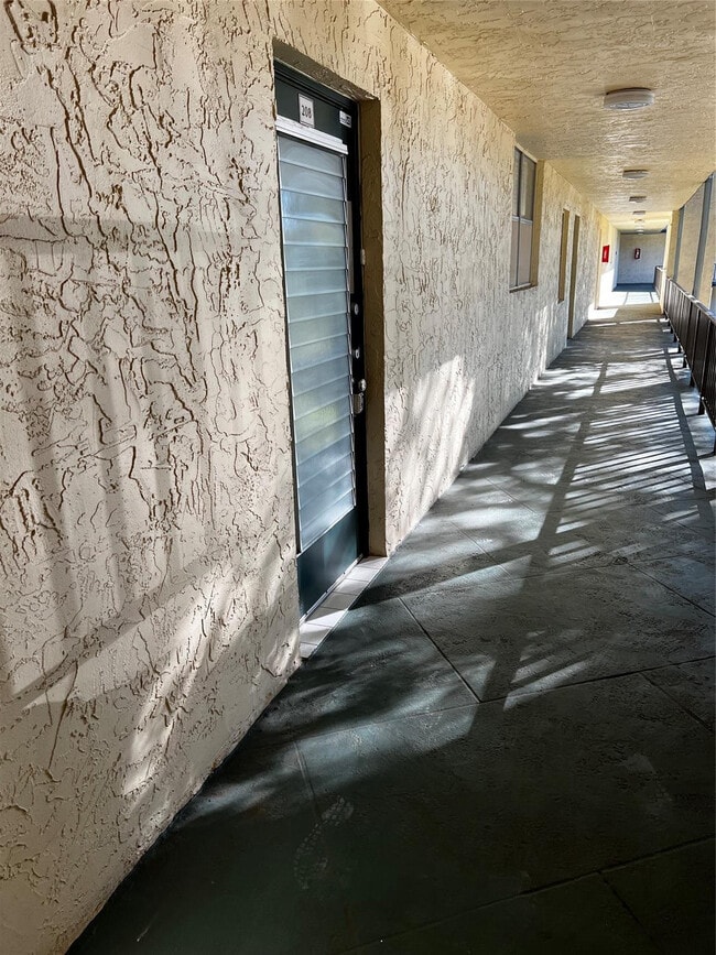 Building Photo - 9070 Lime Bay Blvd