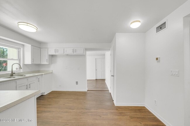 Building Photo - 557 W 62nd St