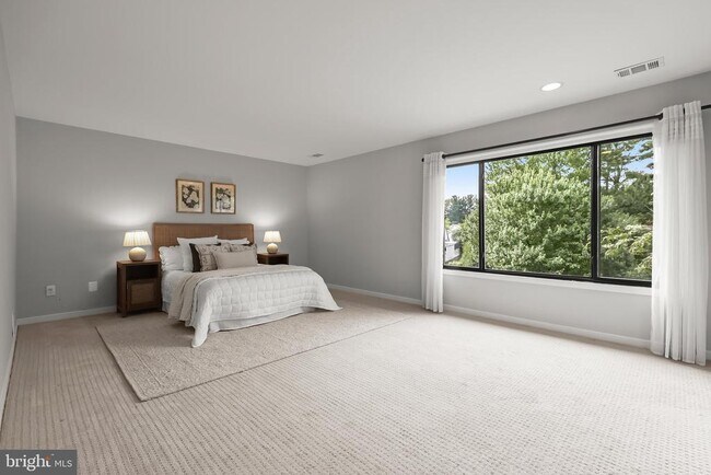 Building Photo - 5 Whitebridge Ct