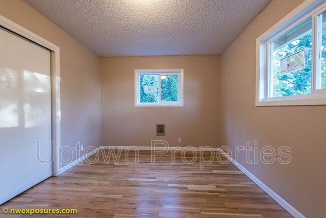 Building Photo - 12025 SW 64th Ave