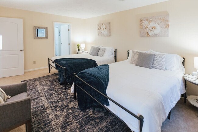 Building Photo - 722 Liberty Bell Blvd