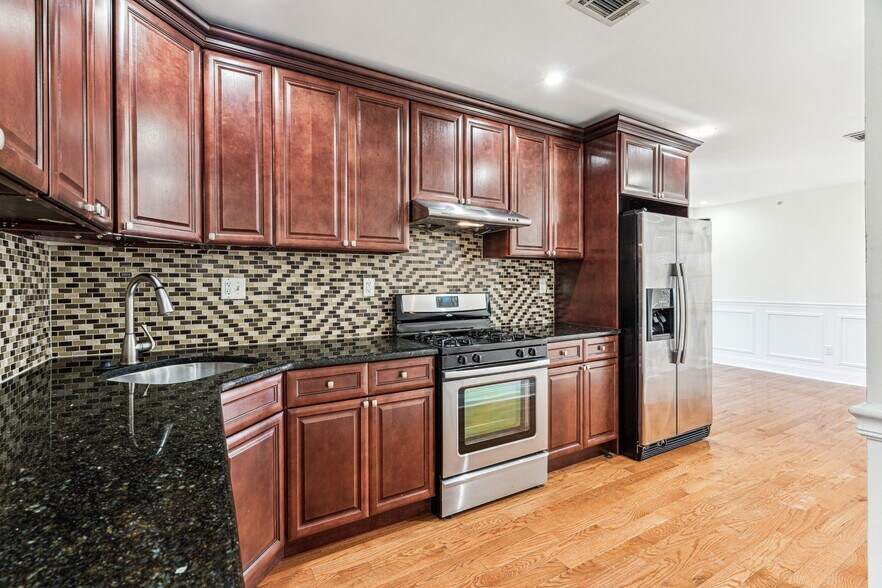 Building Photo - 1523 Ellsworth St