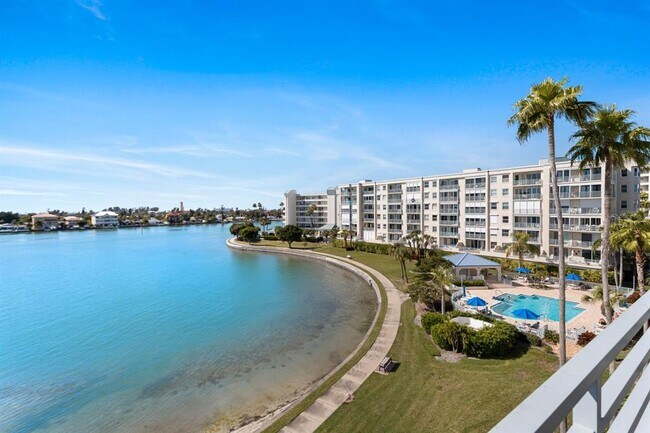 Building Photo - 7902 Sailboat Key Blvd S
