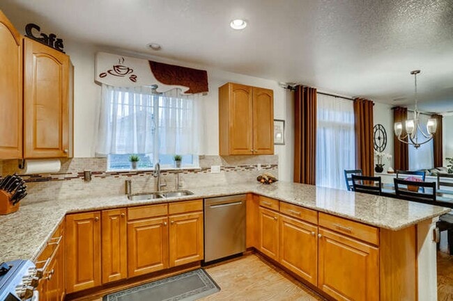 Building Photo - Evolve Real Estate: Meticulous Executive 4...