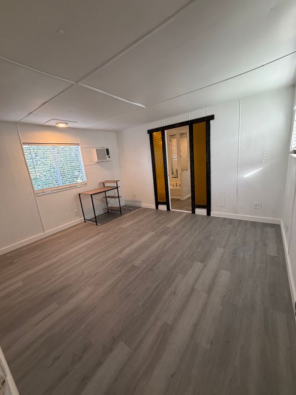 Building Photo - 403 Avenue E