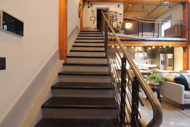 Building Photo - 6105 San Pablo Ave