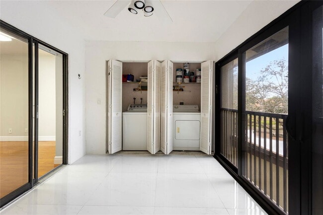 Building Photo - 3167 Cocoplum Cir