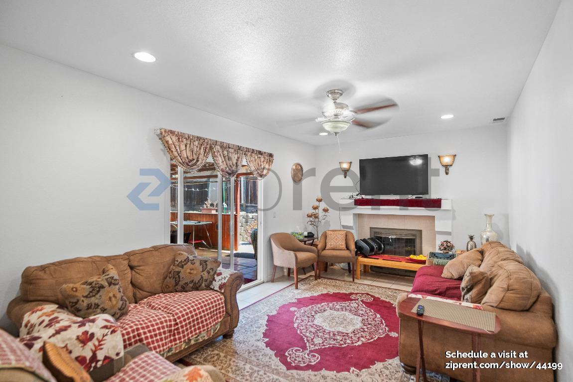 Building Photo - 819 Coral Dr