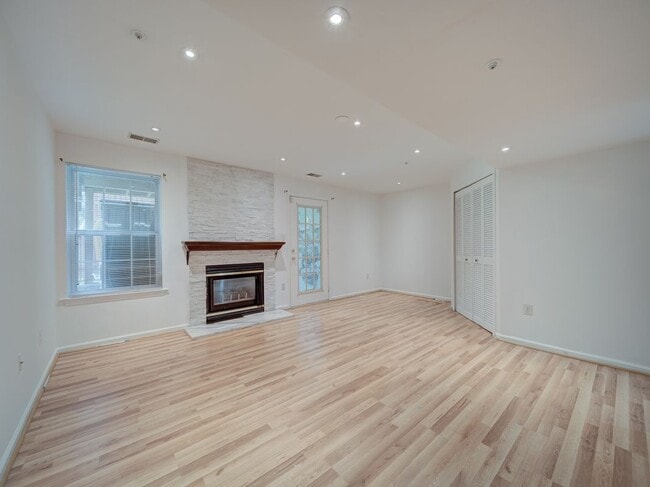 Building Photo - 3019 Spice Bush Rd
