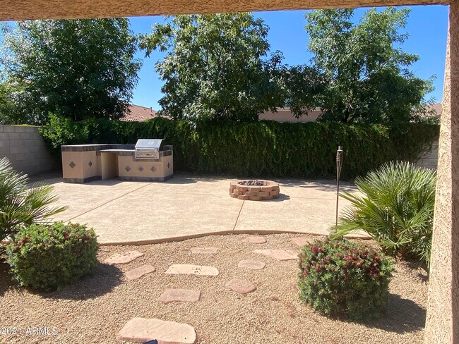 Building Photo - 13931 W Mauna Loa Ln