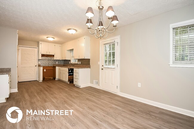 Building Photo - 220 Carmichael Rd