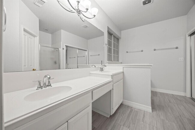 Building Photo - 13305 Chasewood Cove