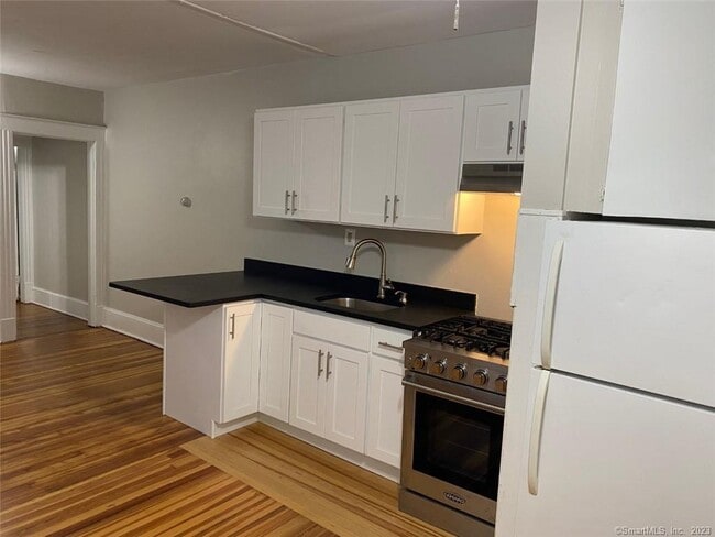 Building Photo - 34 Center St