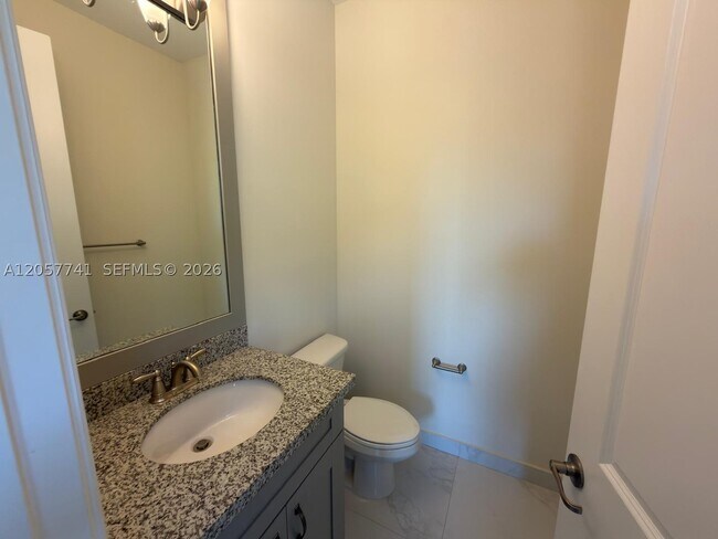 Building Photo - 455 SW 113th Ln