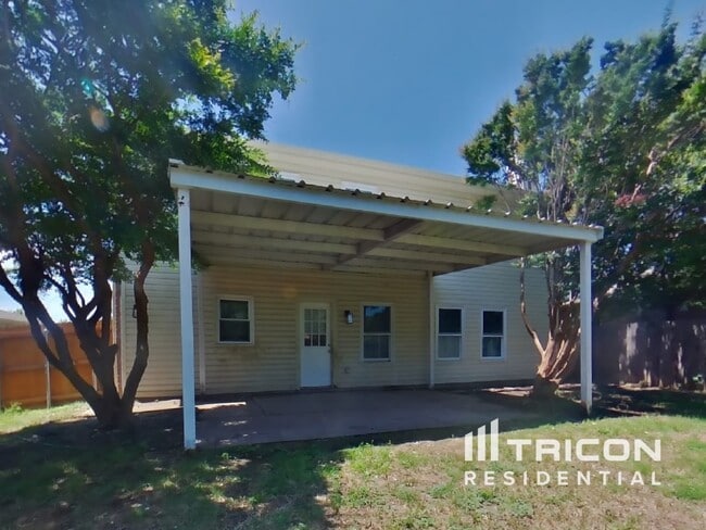Building Photo - 4600 Courtside Dr