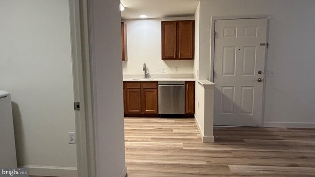Building Photo - 38 Sequoia Dr