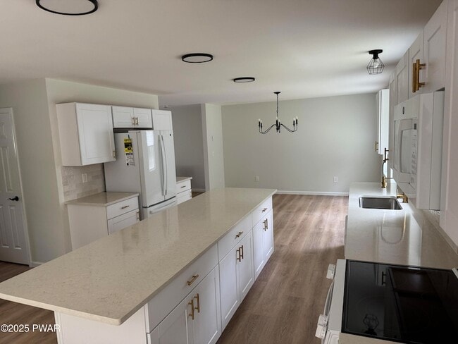 Building Photo - 125 Cobblestone Dr
