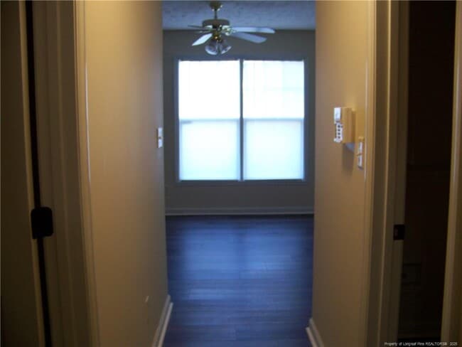 Building Photo - 513 Meadowland Ct