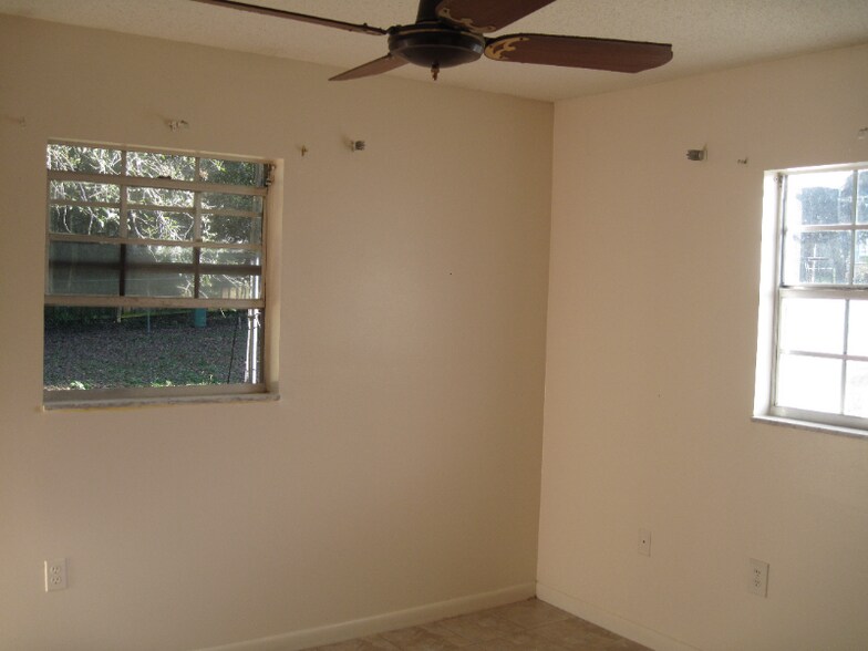 Building Photo - 29 Spring Loop