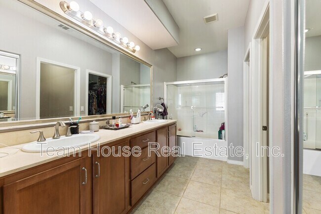 Building Photo - 23919 Brescia Dr