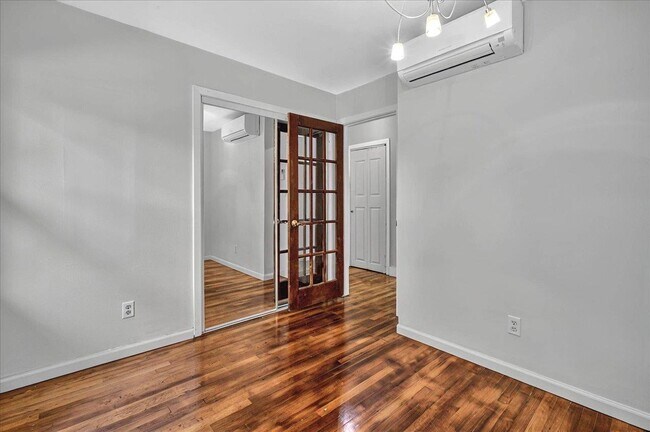 Building Photo - 1205 Gardenia Dr