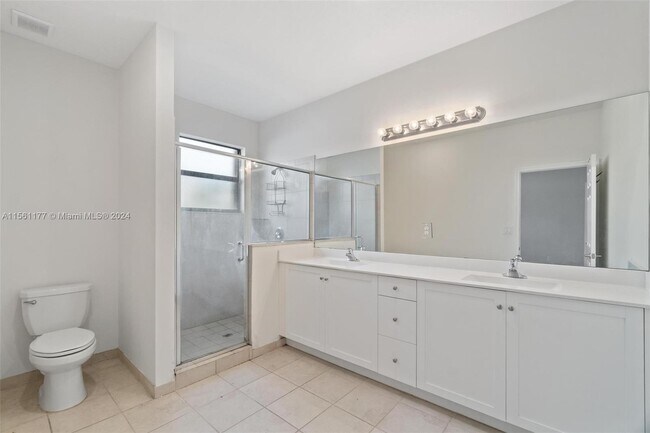 Building Photo - 177 SE 33rd Pl