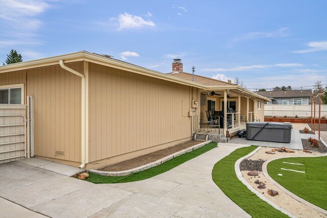 Building Photo - FULLY FURNISHED MOUNTAIN VIEW RETREAT with HOT TUB, RV PARKING & NO HOA