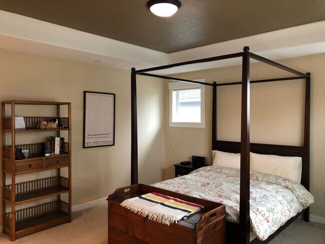 Building Photo - Modern craftsman 3+ bedroom, 3 ba home