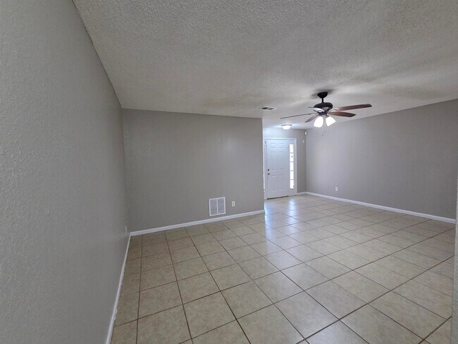 Building Photo - 4866 Royal Run Dr