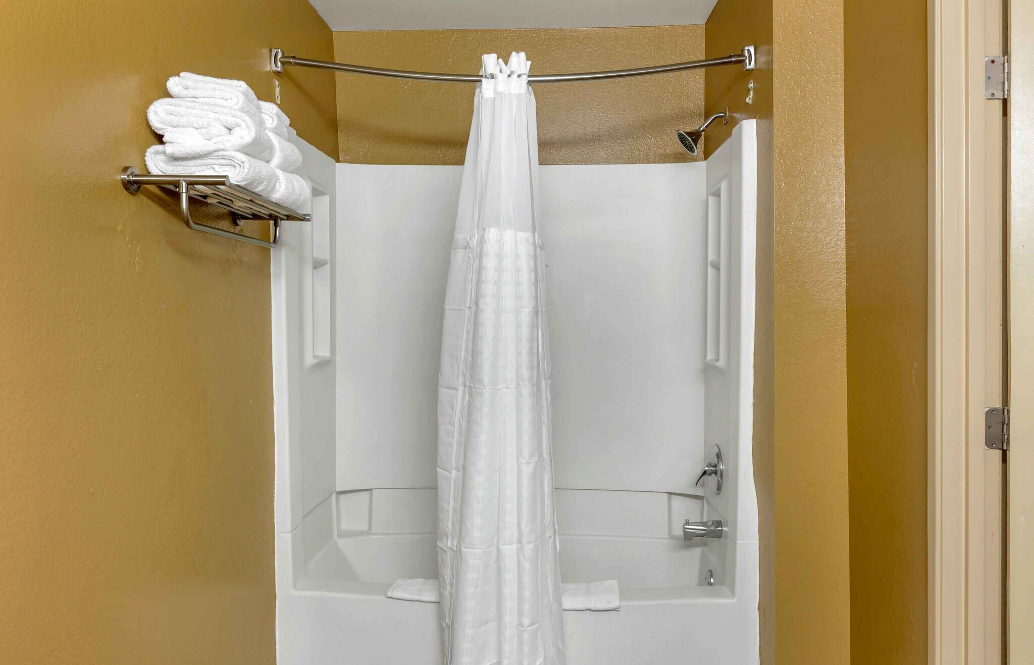 Building Photo - Furnished Studio-Greensboro - Wendover Ave. - Big Tree Way