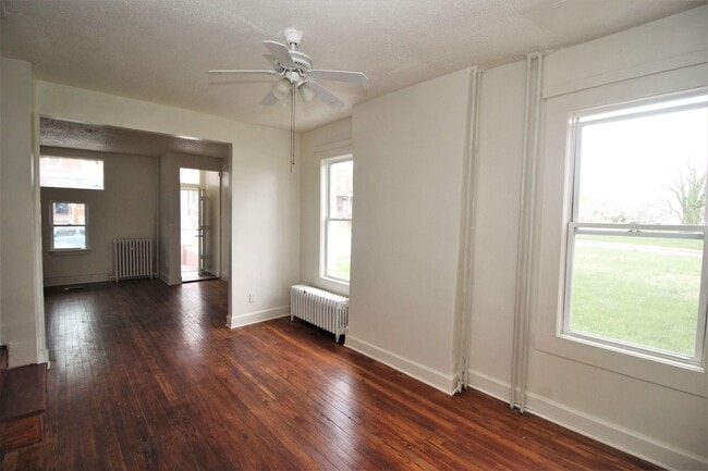 Building Photo - 1609 E 28th St