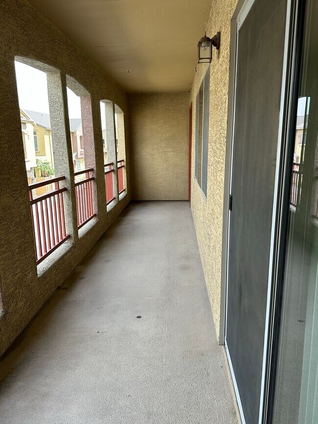 Building Photo - 1350 S Greenfield Rd