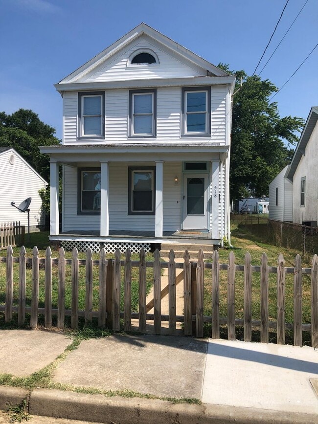 Primary Photo - 3 Bedroom/1.5 Bath Northside Home ***Avail...