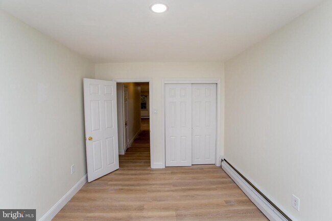 Building Photo - 857 Street Rd