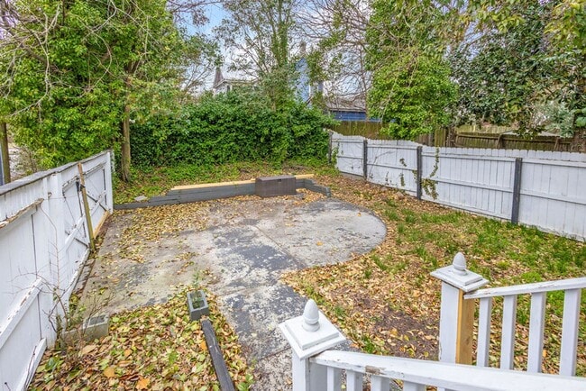 Building Photo - 2 Bed 2 Bath Home for Rent in Portsmouth