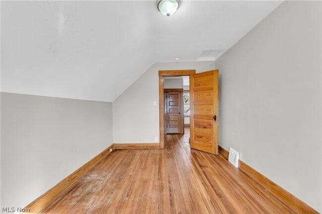 Building Photo - 4118 Clybourne Ave