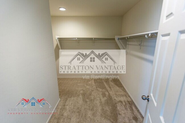 Building Photo - 43620 W Mescal Dr