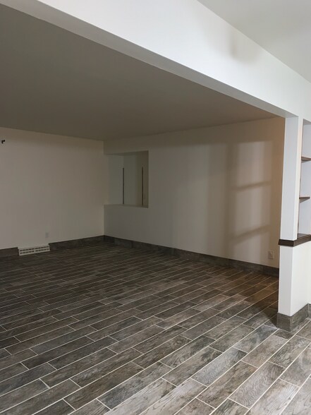 Building Photo - 7512 N Granville Rd