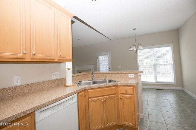 Building Photo - 102 Newington Way