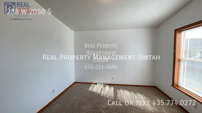 Building Photo - 288 2050 S