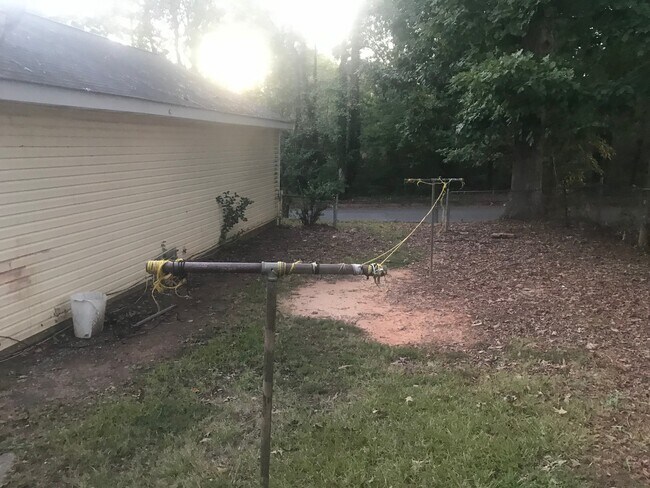 Building Photo - 2 Bedroom House in Gastonia!!