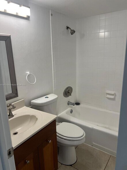 Building Photo - 50 Antilla Ave