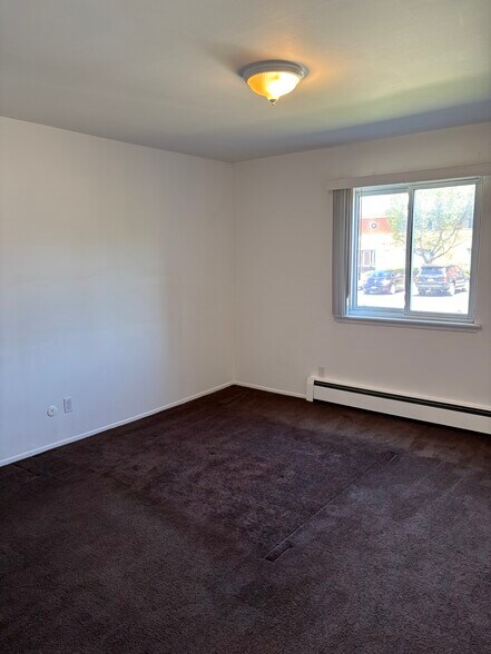 Building Photo - 803 Plate St