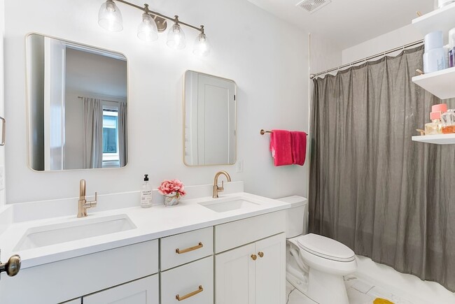 Building Photo - 3733 Estes Rd