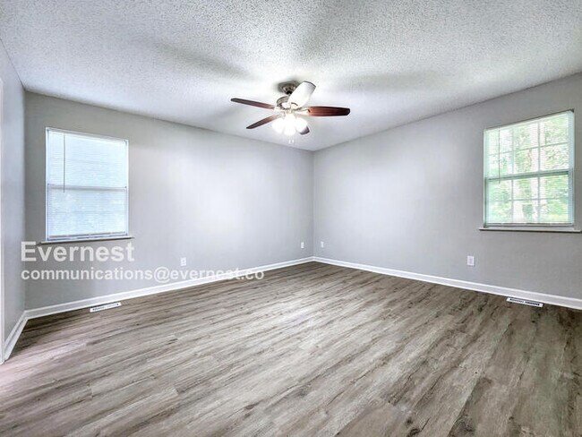Building Photo - 80 Remington Ln